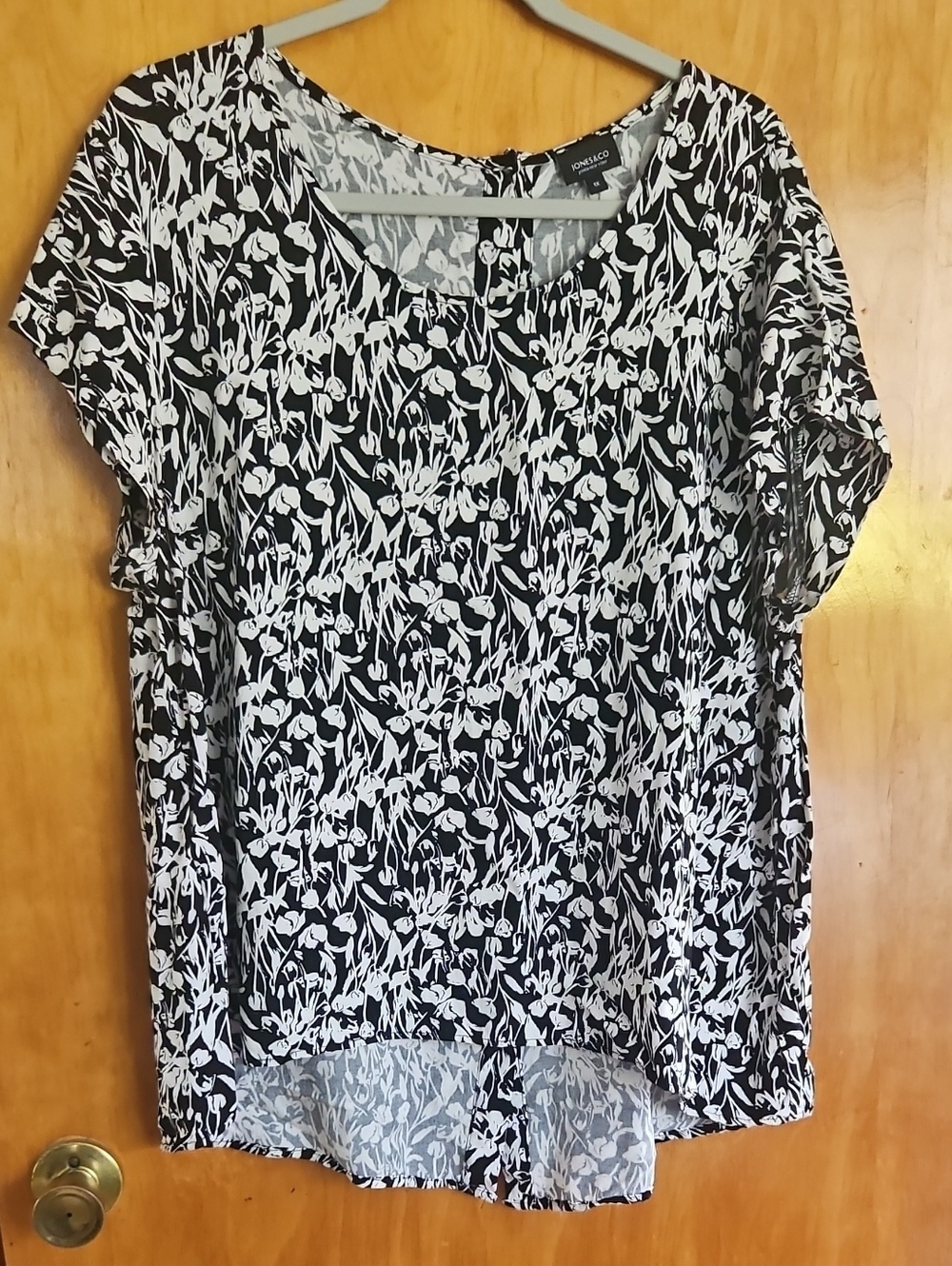 Jones & Co Floral Short Sleeve Women's Top